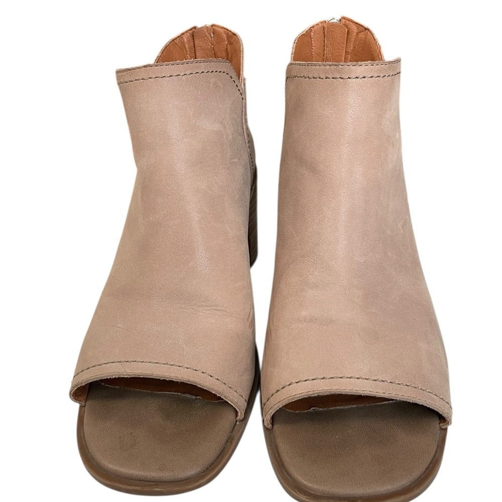 Lucky Brand Theria Leather Bootie Peep Toe Block Heel 3 inch Heel Size 9 Shoes
